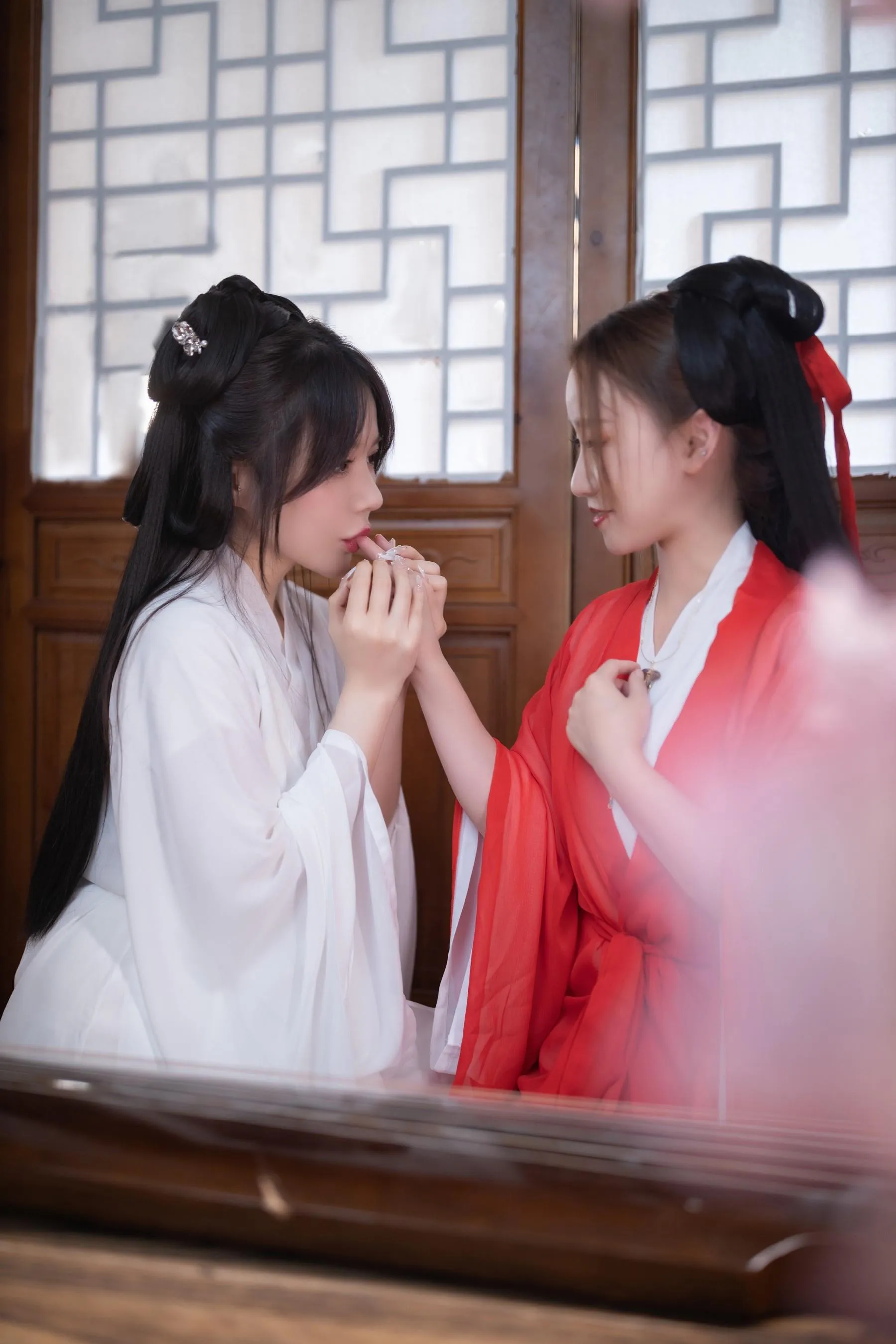 NO.0028 秀人名模鱼子酱Fish内部私购未上架《双女古装剧情》写真 [67P]插图7